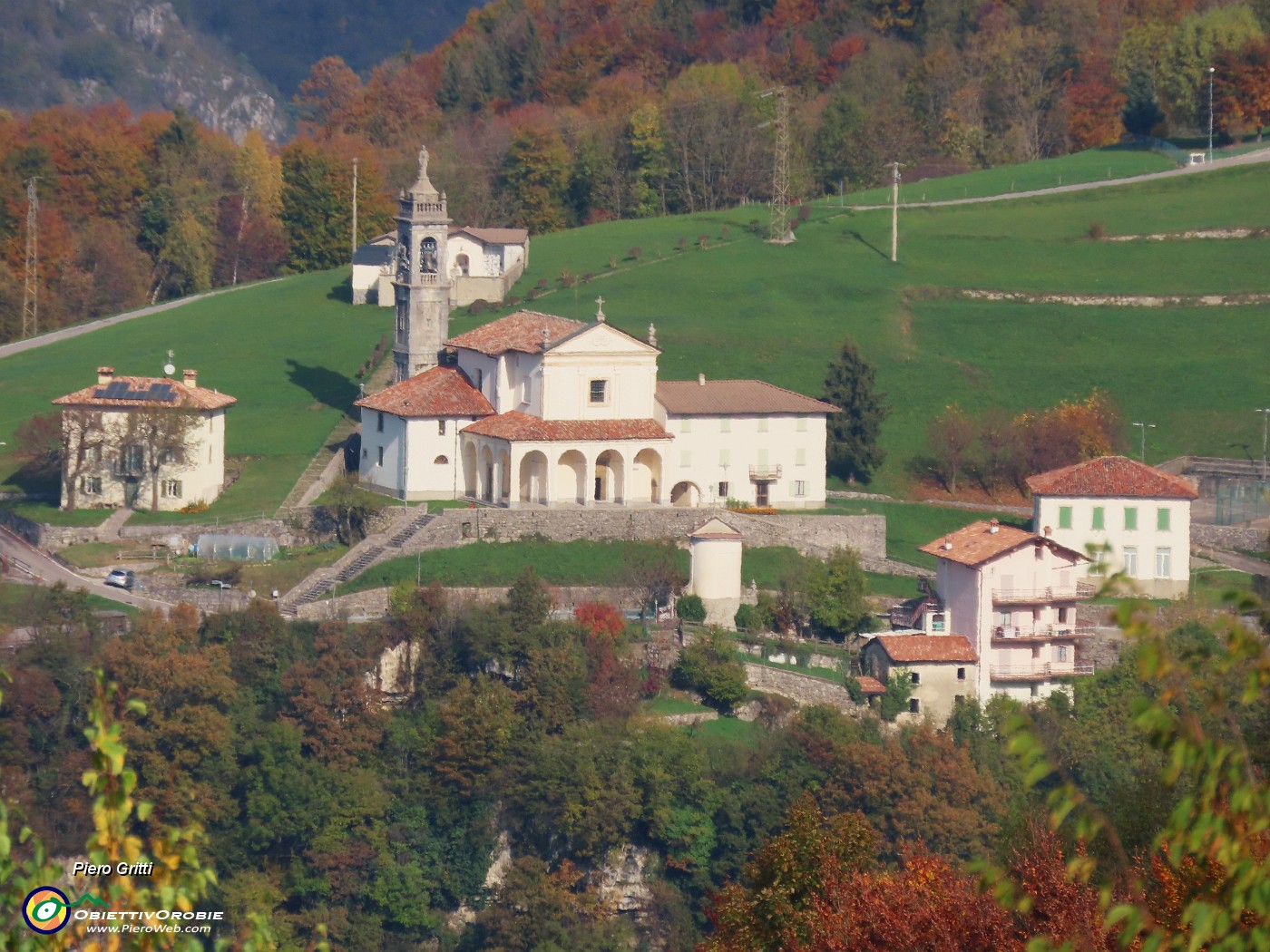 51 Maxi zoom sulla chiesa di Miragolo.JPG